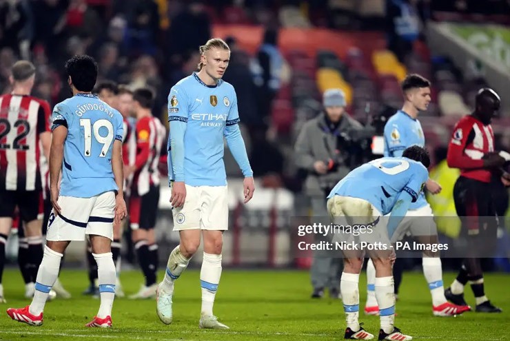 Ngoại hạng Anh vòng 21: Nottingham Forest thăng tiến, Man City và Chelsea đón nhận kết quả đáng thất vọng