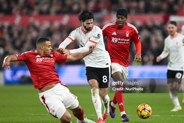 Ngoại hạng Anh vòng 21: Nottingham Forest thăng tiến, Man City và Chelsea đón nhận kết quả đáng thất vọng