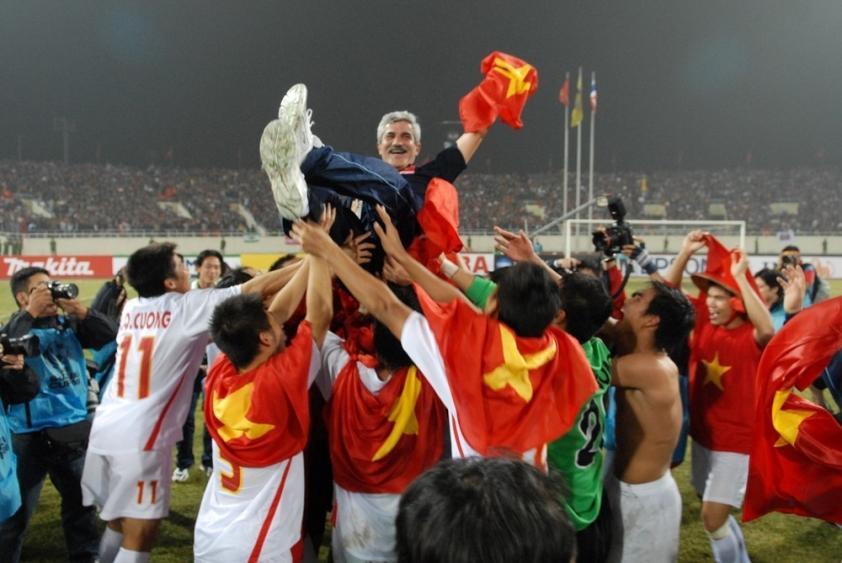 HLV Henrique Calisto Dâng Lời Chúc Mừng ĐT Việt Nam Vô Địch AFF Cup 2024