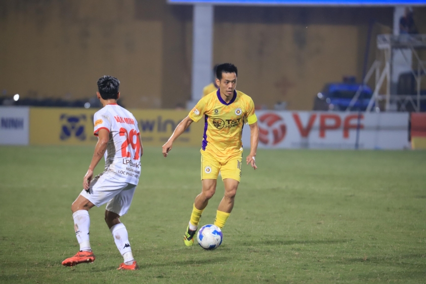 V-League 2024/2025: Những Ngôi Sao Nội Binh Tỏa Sáng